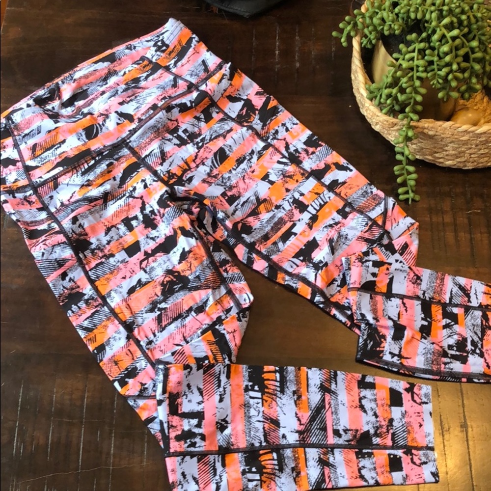 Lulu lemon print leggings size 8 like new